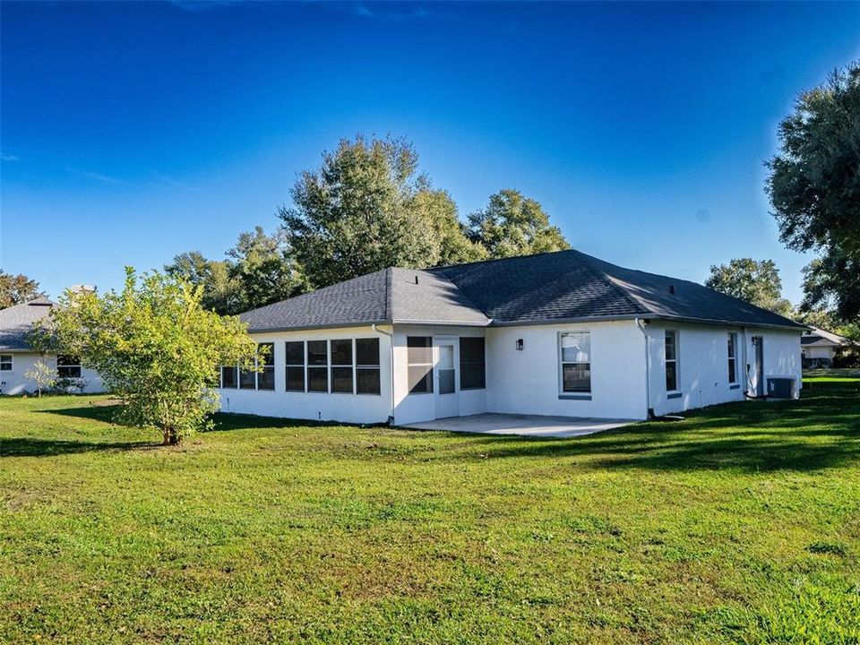 For Sale: $529,900 (3 beds, 2 baths, 1984 Square Feet)