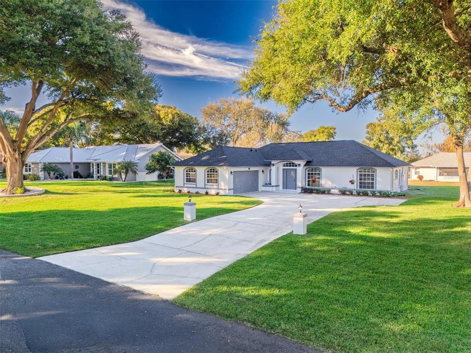 For Sale: $529,900 (3 beds, 2 baths, 1984 Square Feet)