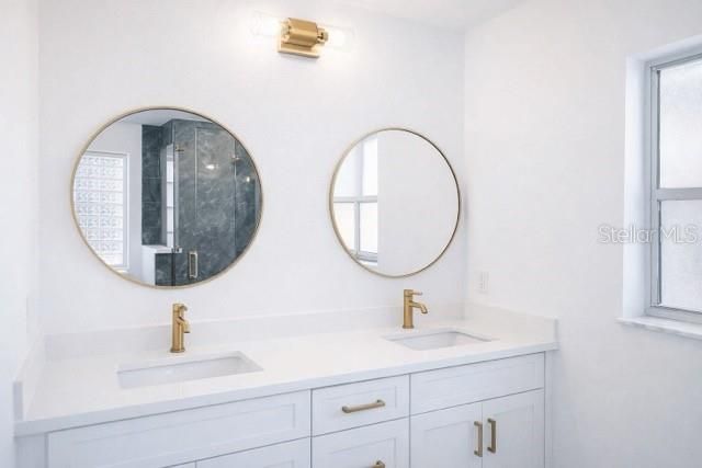 For Sale: $529,900 (3 beds, 2 baths, 1984 Square Feet)