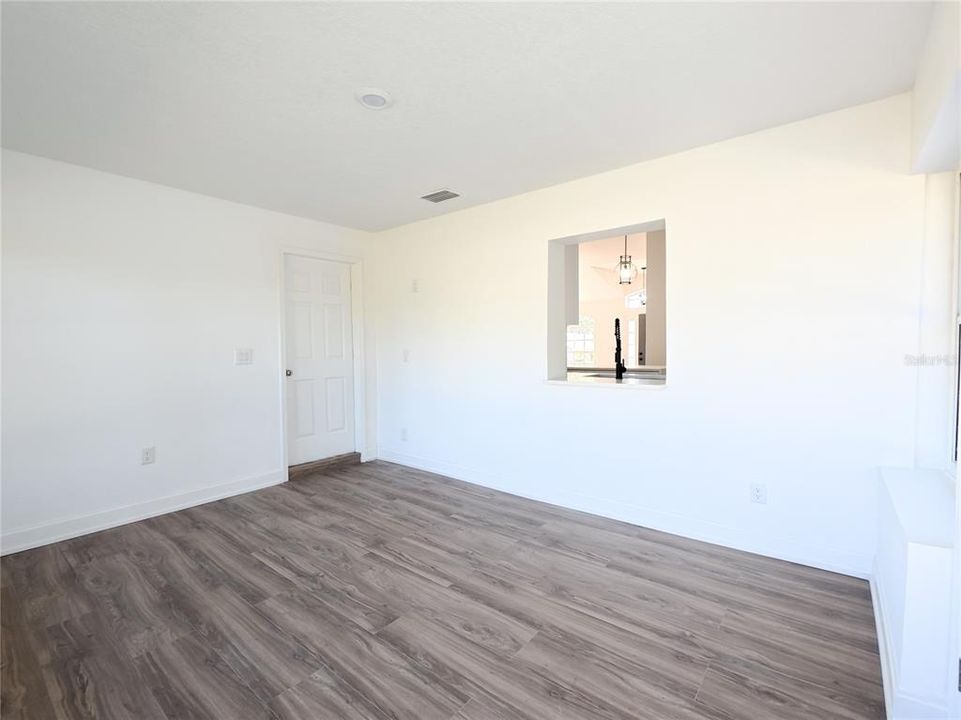 For Sale: $529,900 (3 beds, 2 baths, 1984 Square Feet)