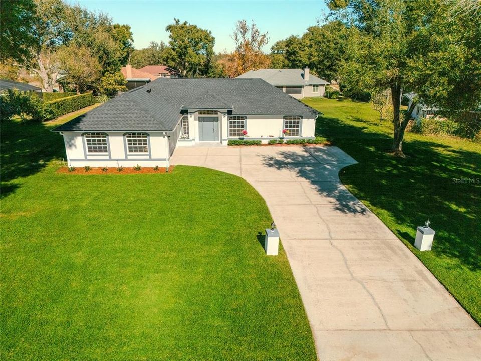 For Sale: $529,900 (3 beds, 2 baths, 1984 Square Feet)