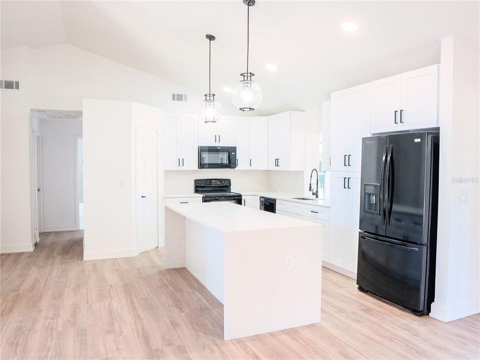 For Sale: $529,900 (3 beds, 2 baths, 1984 Square Feet)