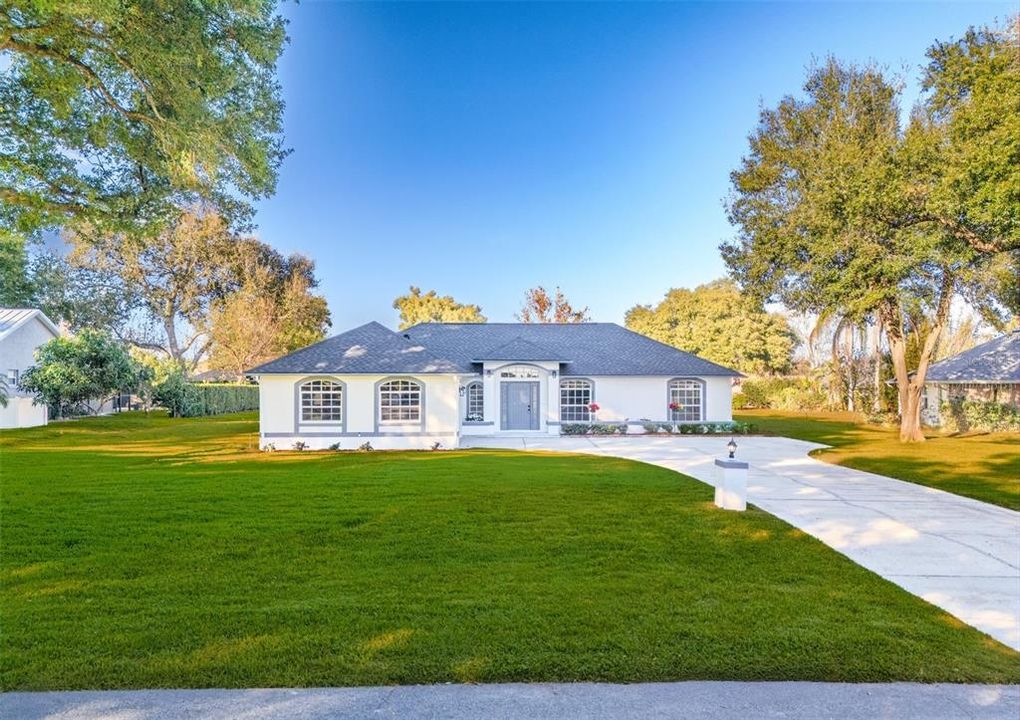 For Sale: $529,900 (3 beds, 2 baths, 1984 Square Feet)