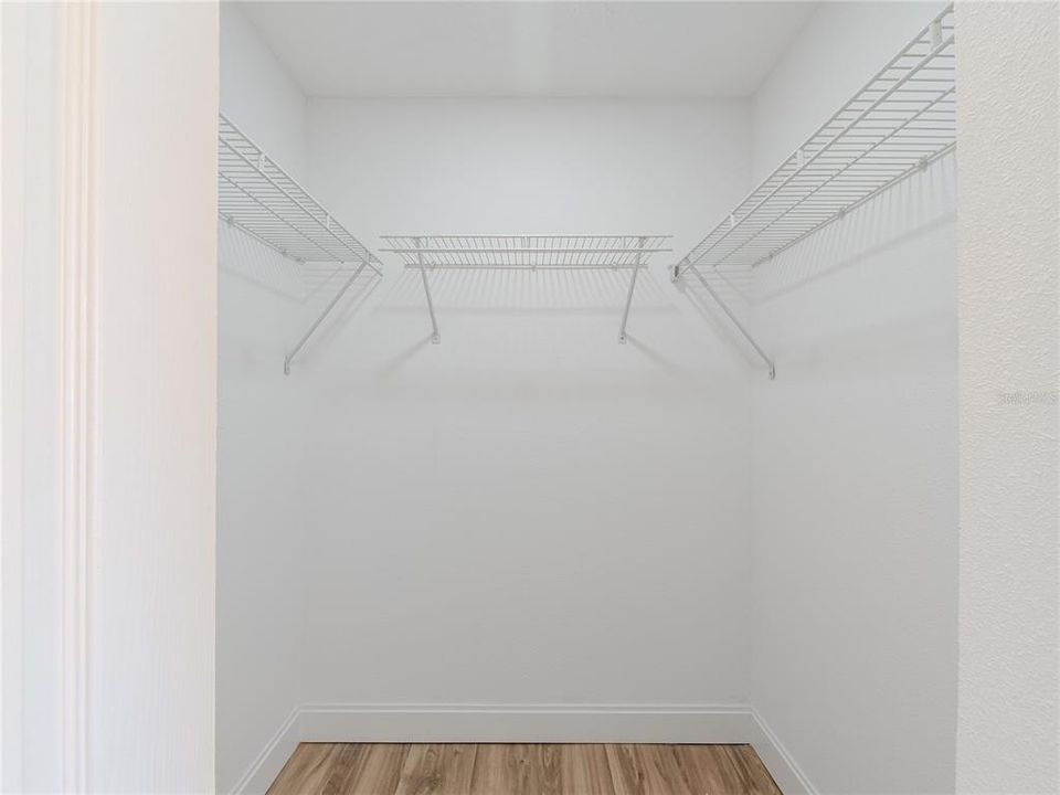 For Sale: $529,900 (3 beds, 2 baths, 1984 Square Feet)