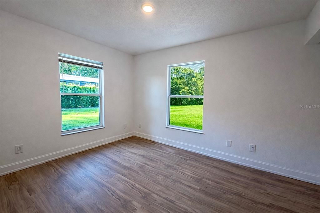 For Sale: $529,900 (3 beds, 2 baths, 1984 Square Feet)