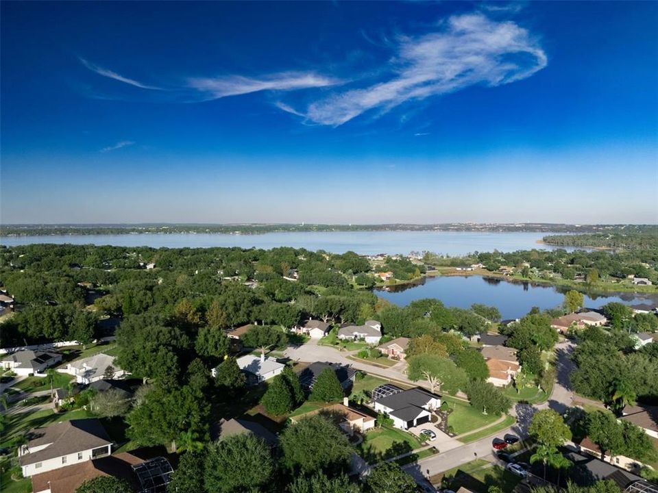 For Sale: $529,900 (3 beds, 2 baths, 1984 Square Feet)