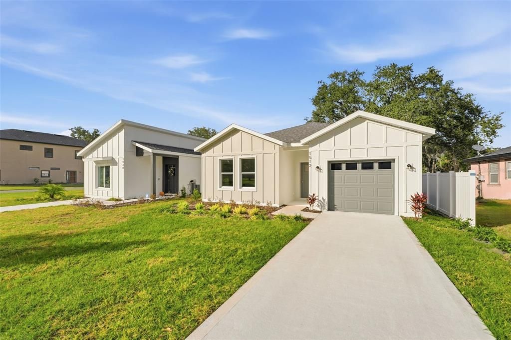 For Sale: $335,900 (3 beds, 2 baths, 1389 Square Feet)