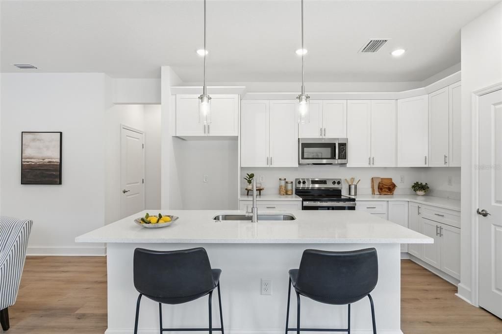 For Sale: $335,900 (3 beds, 2 baths, 1389 Square Feet)