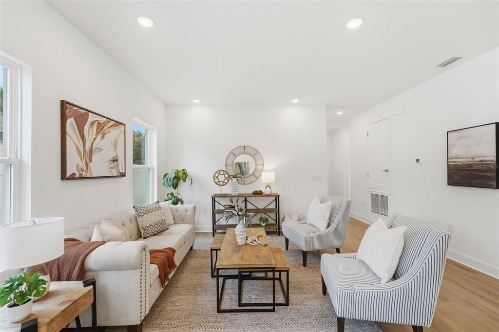 For Sale: $335,900 (3 beds, 2 baths, 1389 Square Feet)