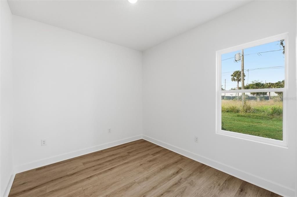 For Sale: $335,900 (3 beds, 2 baths, 1389 Square Feet)