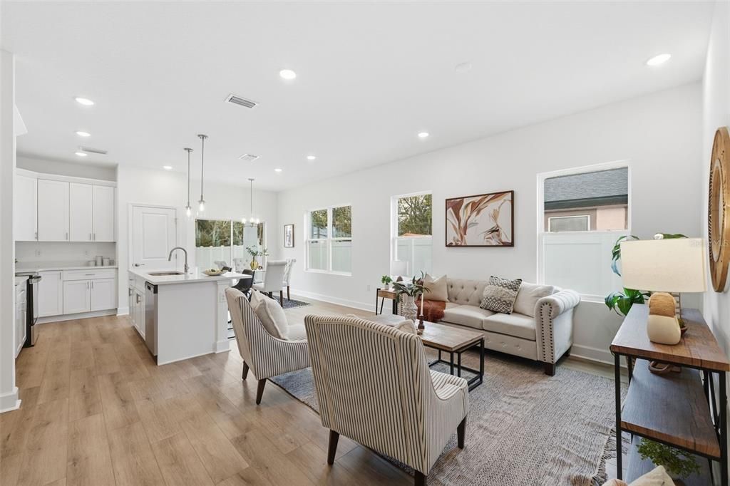 For Sale: $335,900 (3 beds, 2 baths, 1389 Square Feet)