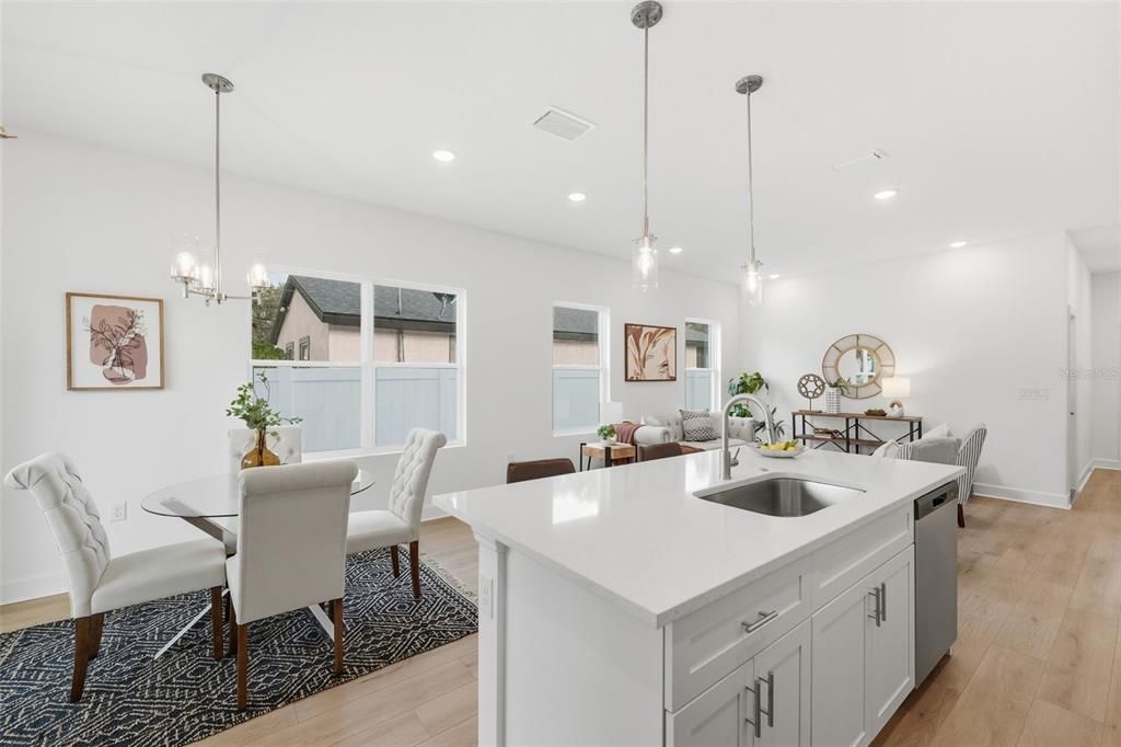 For Sale: $335,900 (3 beds, 2 baths, 1389 Square Feet)