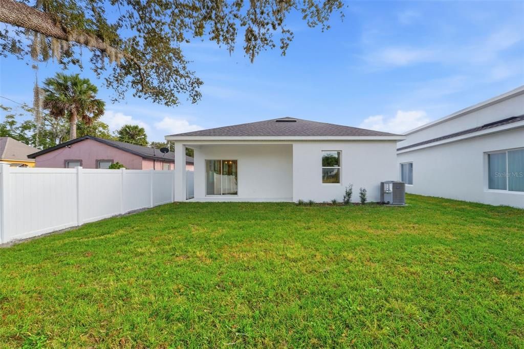 For Sale: $335,900 (3 beds, 2 baths, 1389 Square Feet)