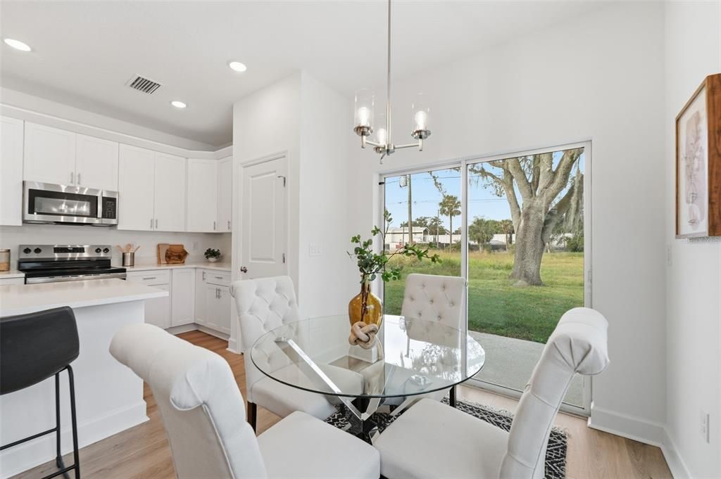 For Sale: $335,900 (3 beds, 2 baths, 1389 Square Feet)