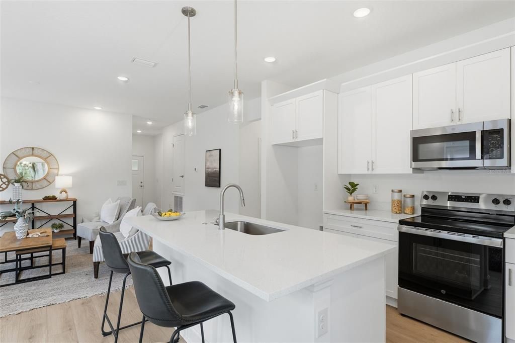 For Sale: $335,900 (3 beds, 2 baths, 1389 Square Feet)