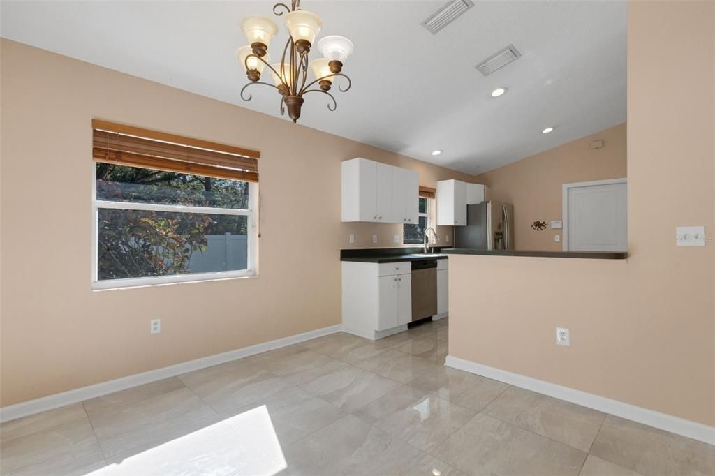 En Venta: $535,000 (3 camas, 2 baños, 1423 Pies cuadrados)