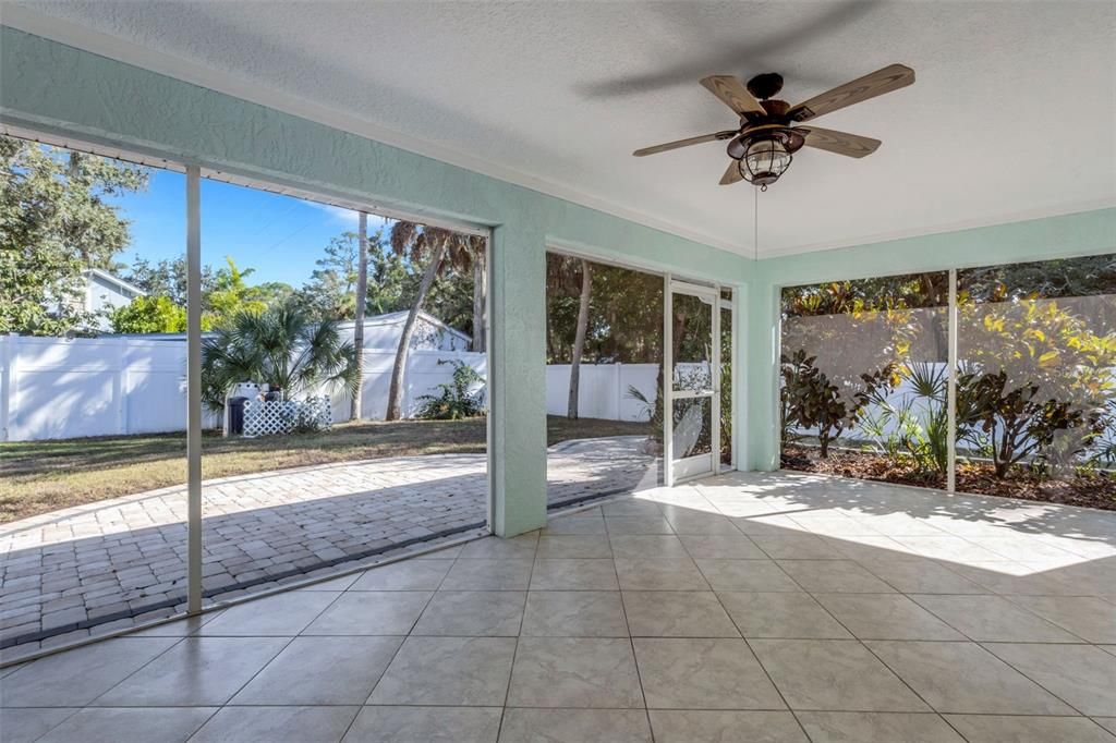 En Venta: $535,000 (3 camas, 2 baños, 1423 Pies cuadrados)