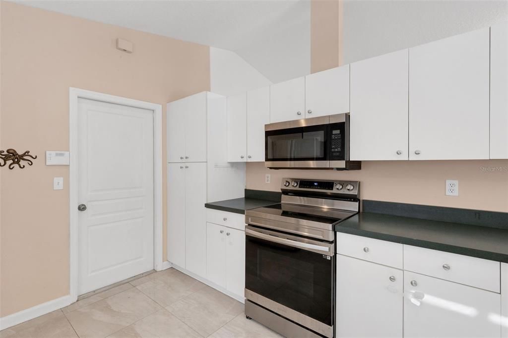 En Venta: $535,000 (3 camas, 2 baños, 1423 Pies cuadrados)