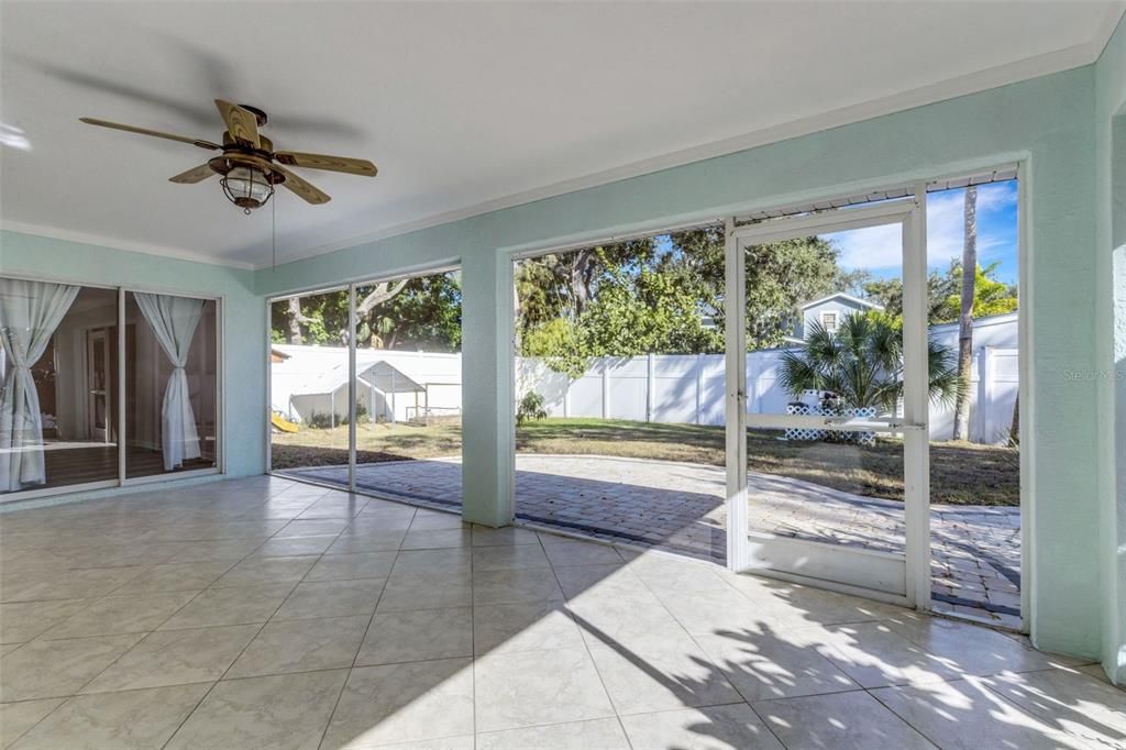 En Venta: $535,000 (3 camas, 2 baños, 1423 Pies cuadrados)