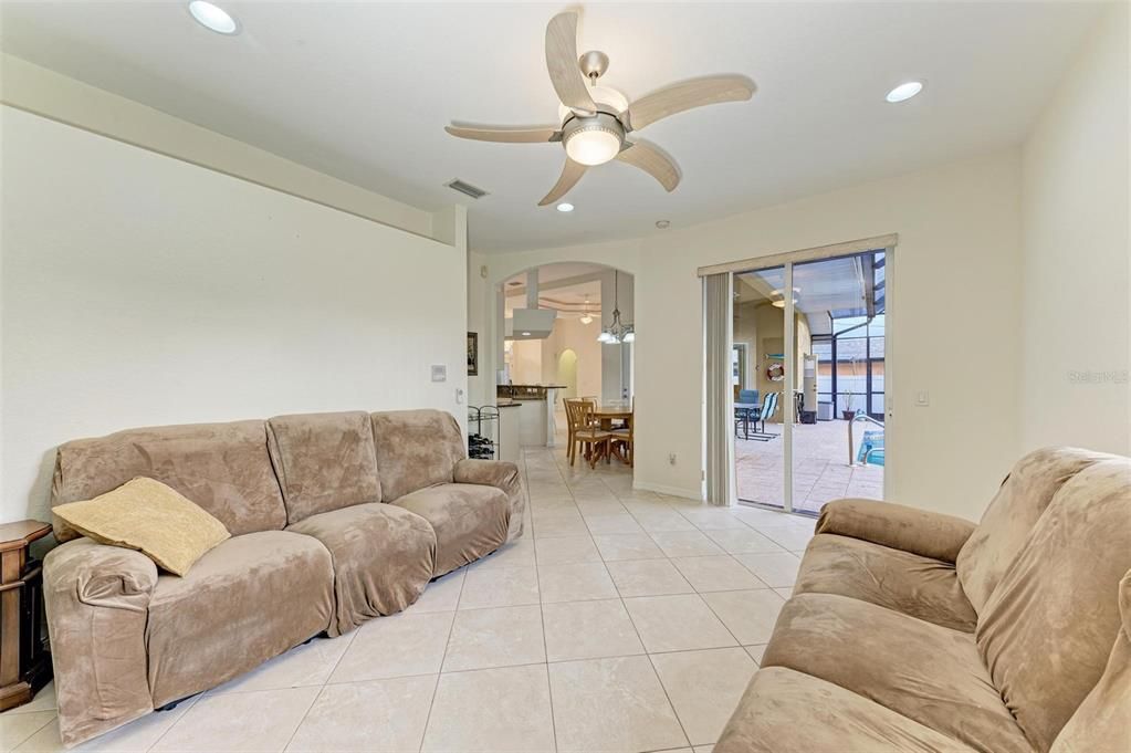 For Sale: $399,900 (3 beds, 2 baths, 2134 Square Feet)