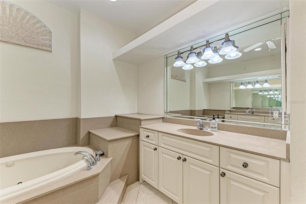 For Sale: $399,900 (3 beds, 2 baths, 2134 Square Feet)