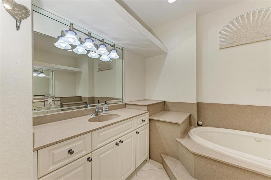 For Sale: $399,900 (3 beds, 2 baths, 2134 Square Feet)