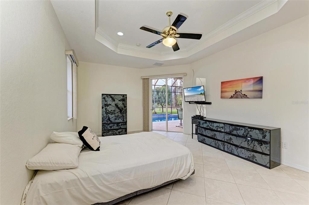 For Sale: $399,900 (3 beds, 2 baths, 2134 Square Feet)