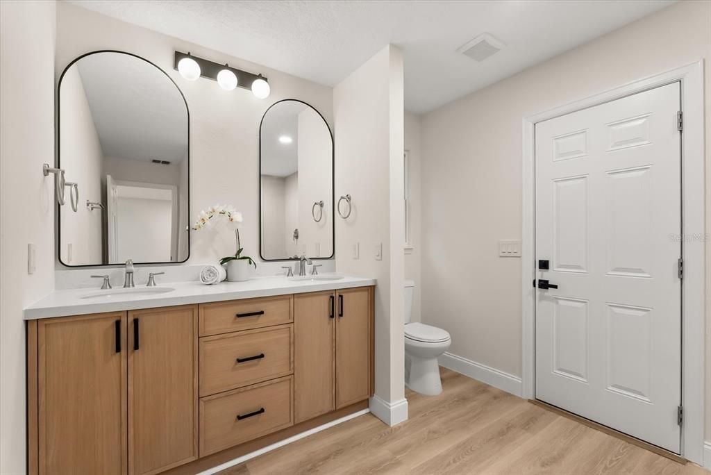 En Venta: $589,000 (4 camas, 2 baños, 2227 Pies cuadrados)