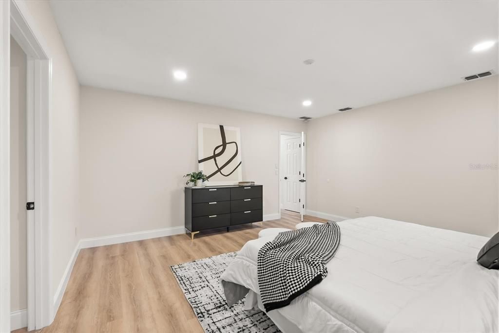 En Venta: $589,000 (4 camas, 2 baños, 2227 Pies cuadrados)