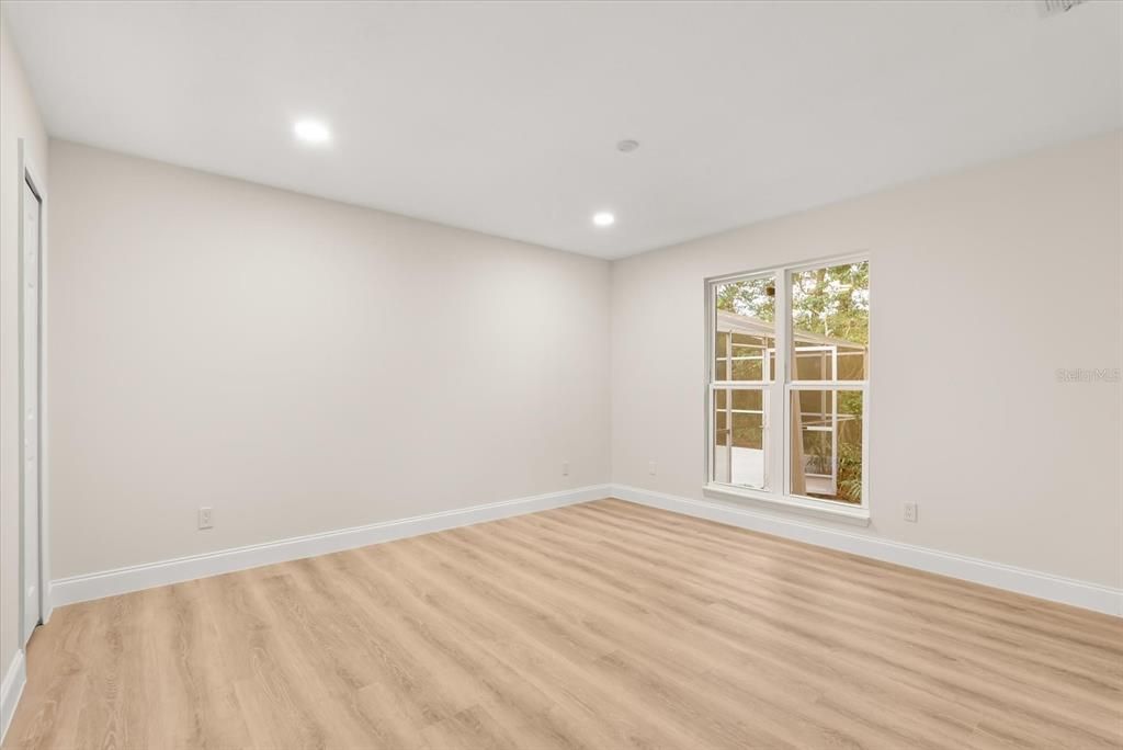 En Venta: $589,000 (4 camas, 2 baños, 2227 Pies cuadrados)