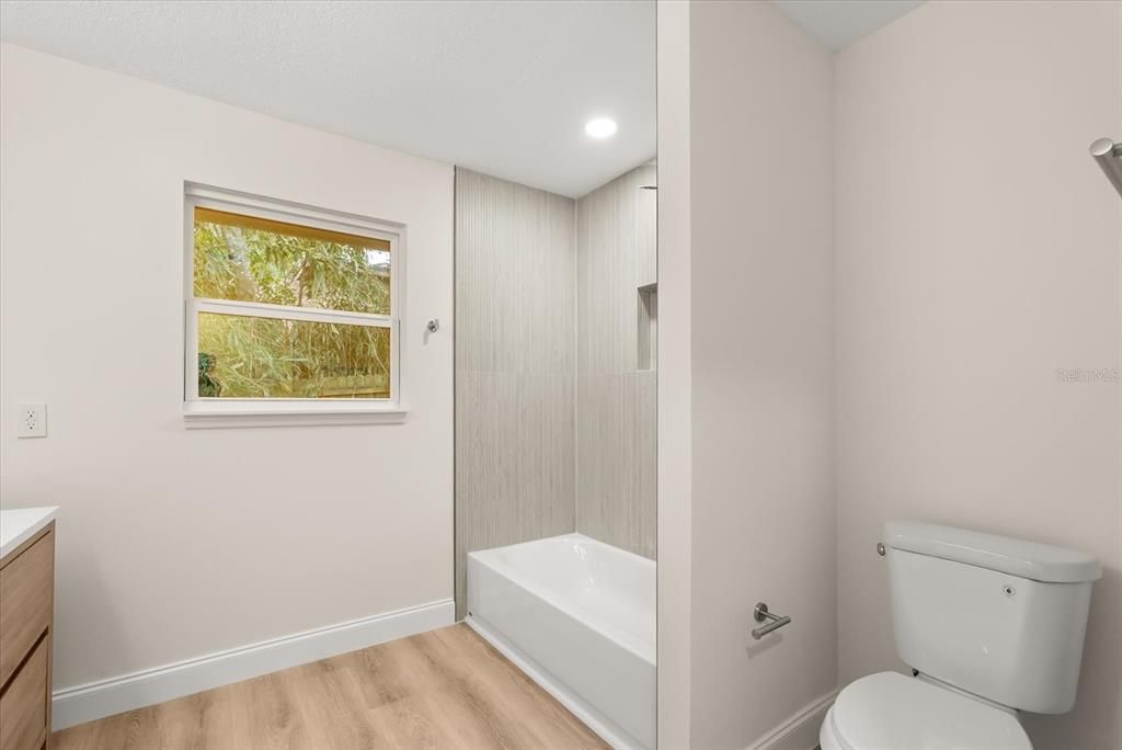 En Venta: $589,000 (4 camas, 2 baños, 2227 Pies cuadrados)