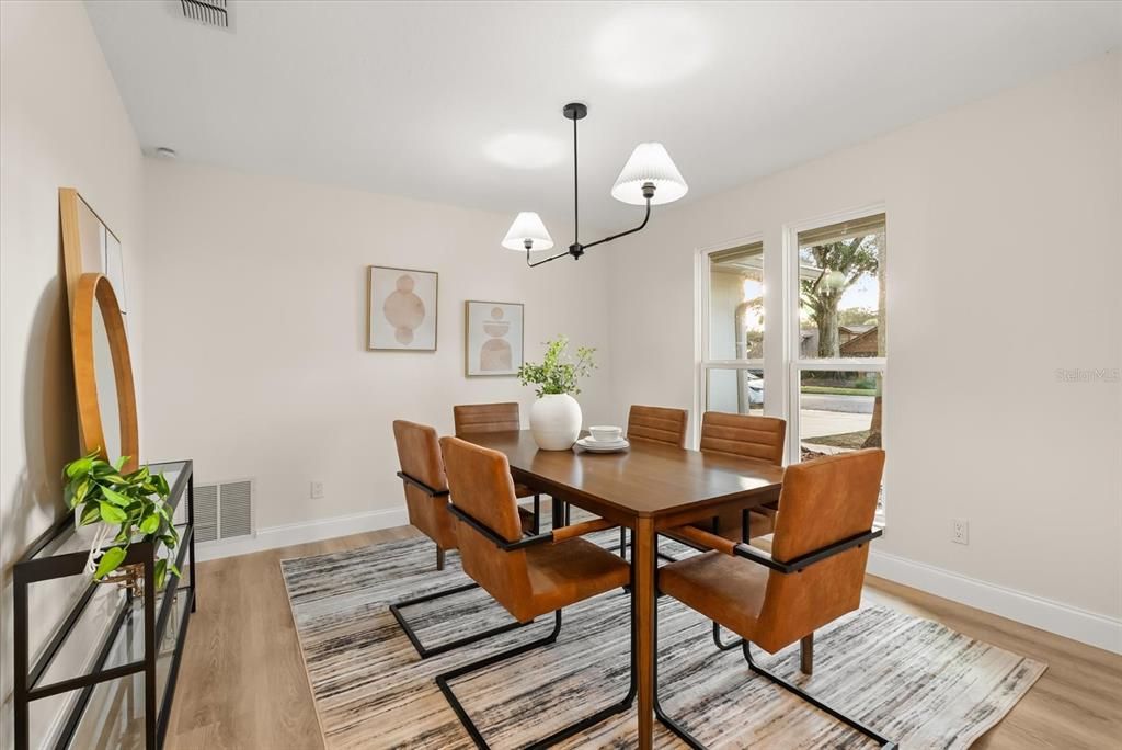 En Venta: $589,000 (4 camas, 2 baños, 2227 Pies cuadrados)