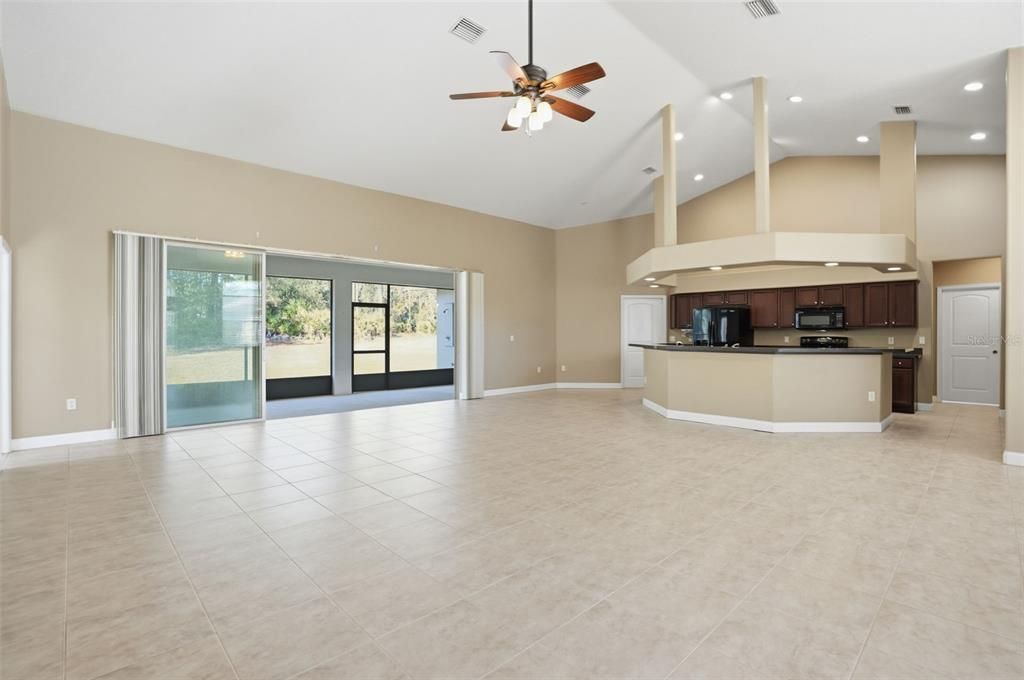 En Venta: $450,000 (3 camas, 2 baños, 2263 Pies cuadrados)