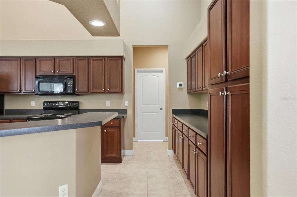 En Venta: $450,000 (3 camas, 2 baños, 2263 Pies cuadrados)