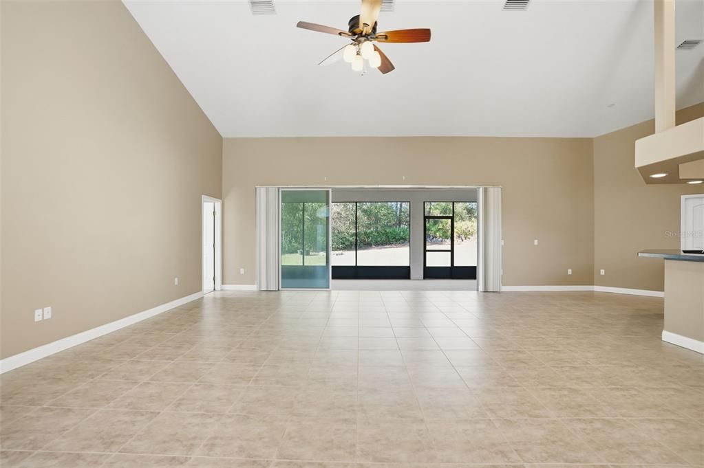 En Venta: $450,000 (3 camas, 2 baños, 2263 Pies cuadrados)