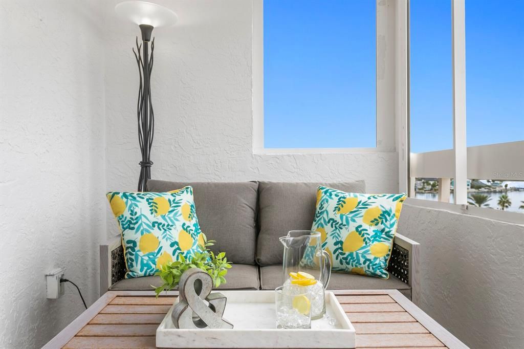 待售: $775,000 (2 贝兹, 2 浴室, 1165 平方英尺)