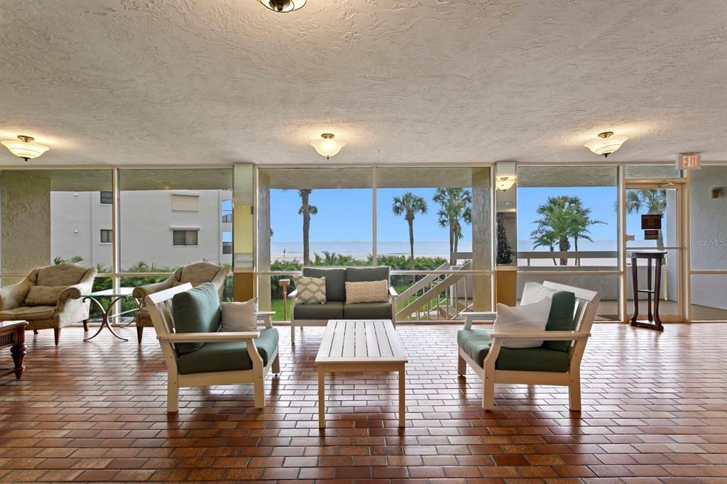 待售: $775,000 (2 贝兹, 2 浴室, 1165 平方英尺)