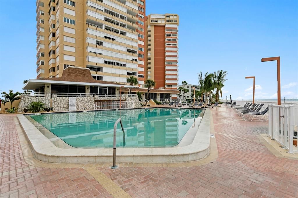 待售: $775,000 (2 贝兹, 2 浴室, 1165 平方英尺)