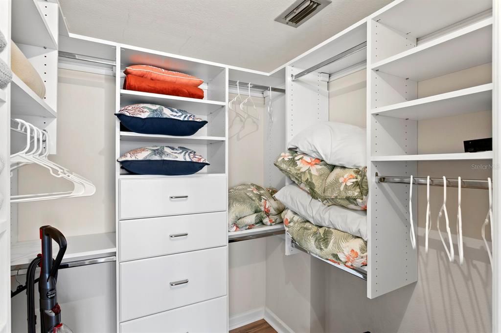 待售: $775,000 (2 贝兹, 2 浴室, 1165 平方英尺)