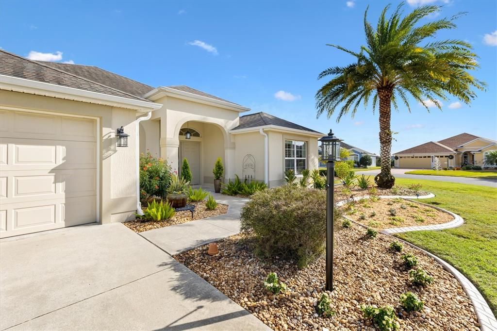 For Sale: $577,500 (3 beds, 2 baths, 1907 Square Feet)