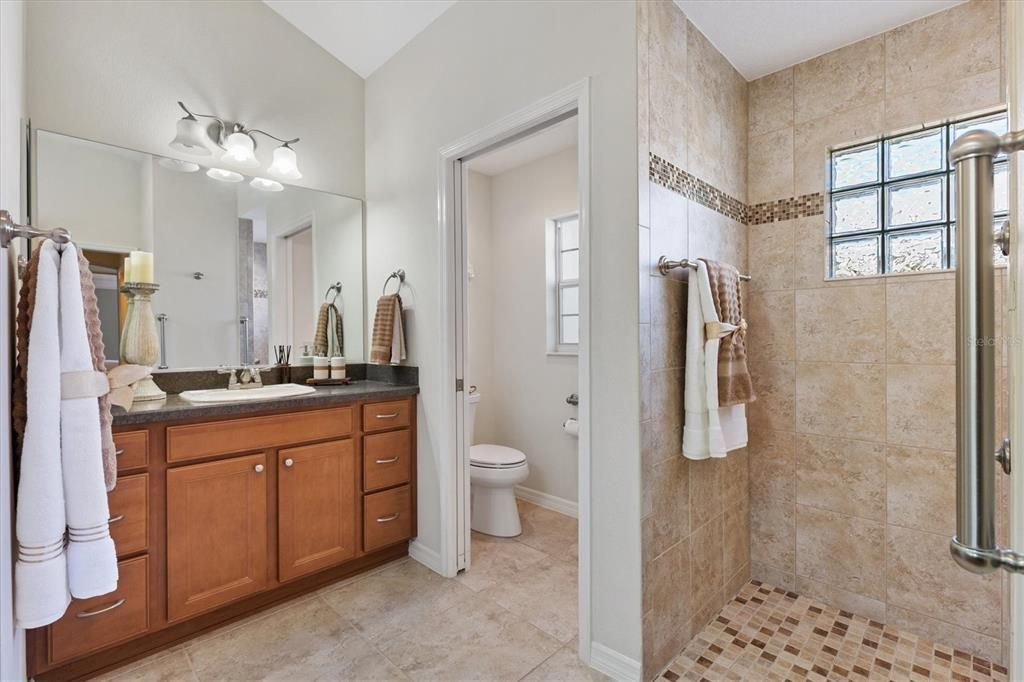 For Sale: $577,500 (3 beds, 2 baths, 1907 Square Feet)