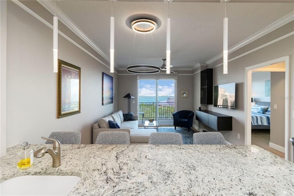 For Sale: $599,000 (1 beds, 1 baths, 695 Square Feet)