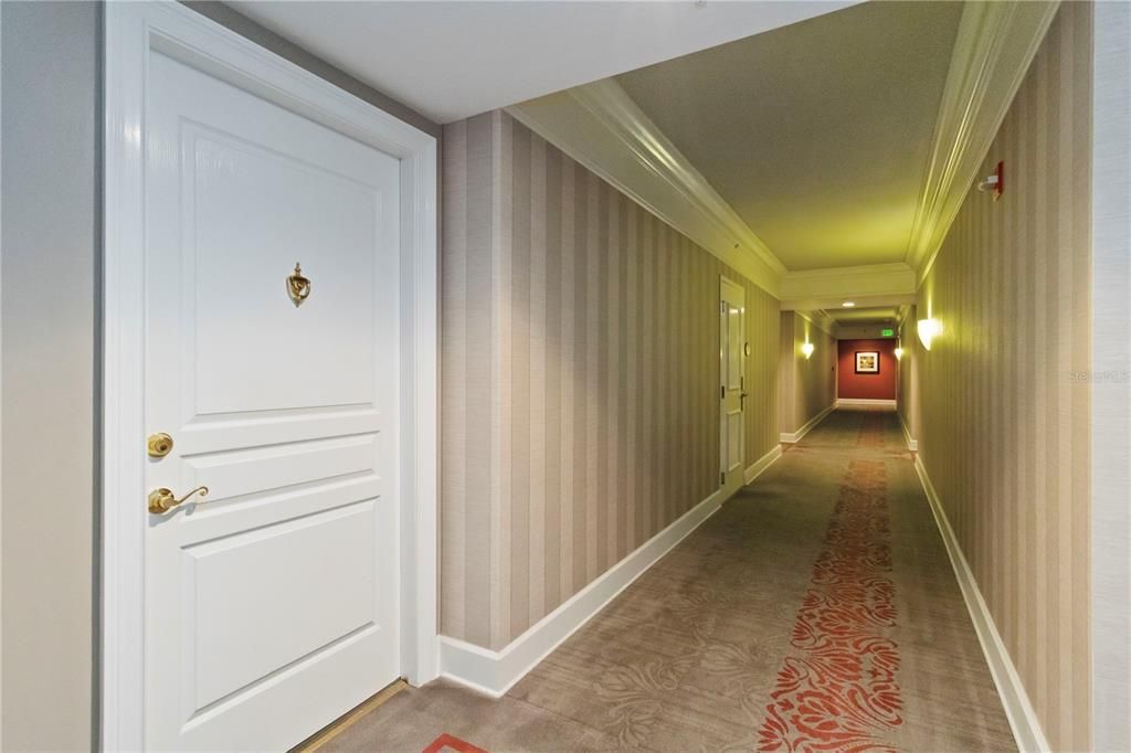 For Sale: $599,000 (1 beds, 1 baths, 695 Square Feet)