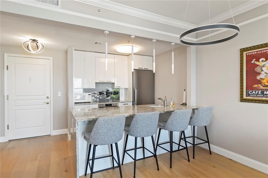 For Sale: $599,000 (1 beds, 1 baths, 695 Square Feet)