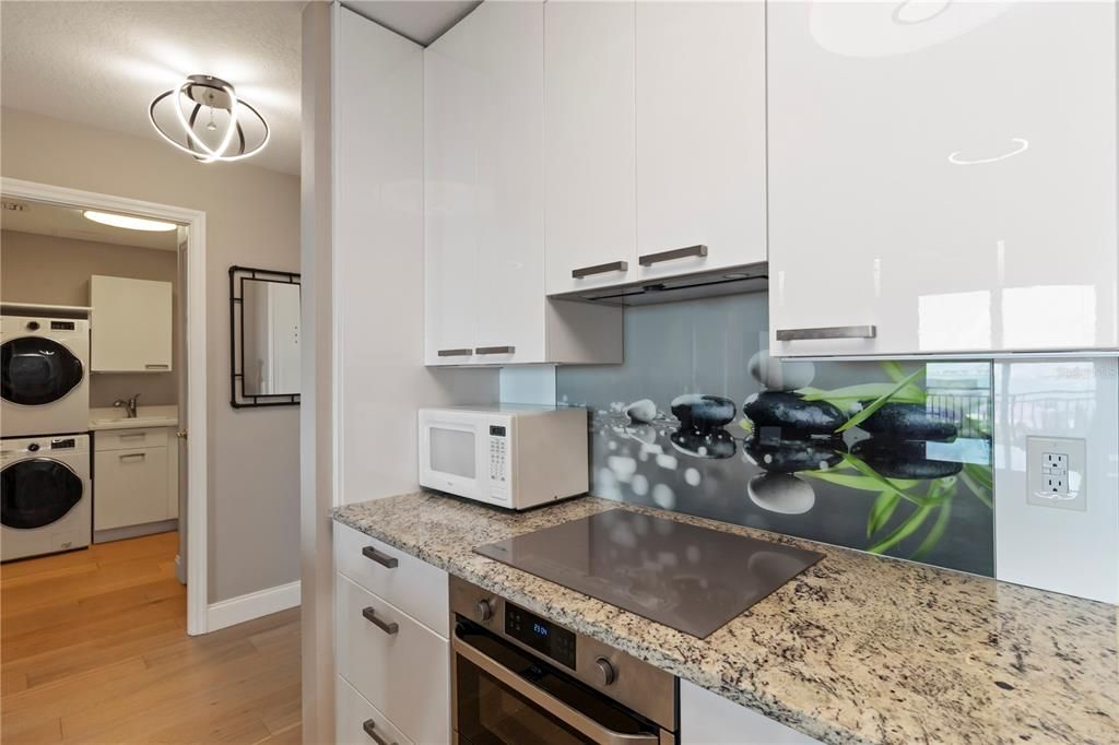 For Sale: $599,000 (1 beds, 1 baths, 695 Square Feet)