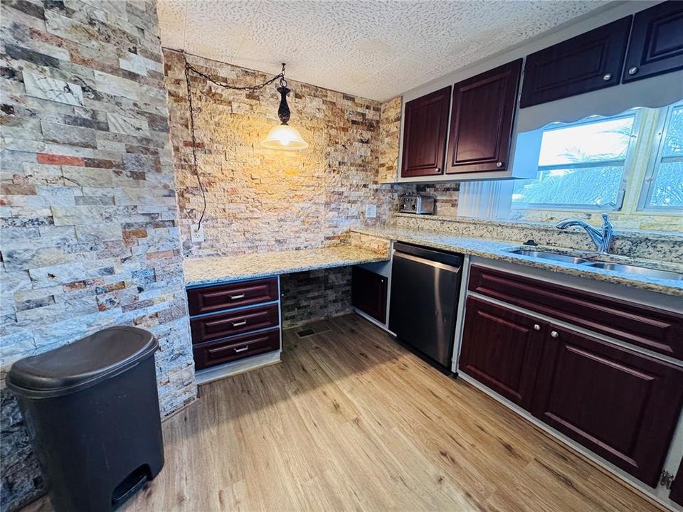 На продажу: $115,000 (2 спален, 2 ванн, 876 Квадратных фут)