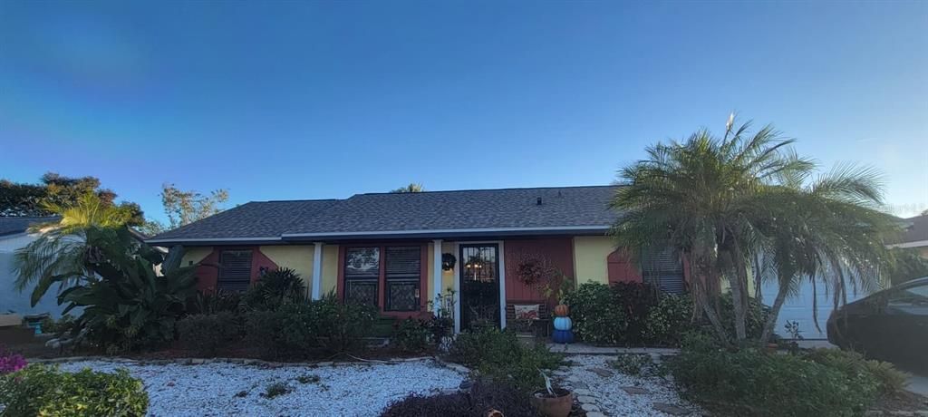 For Sale: $329,000 (2 beds, 2 baths, 1176 Square Feet)