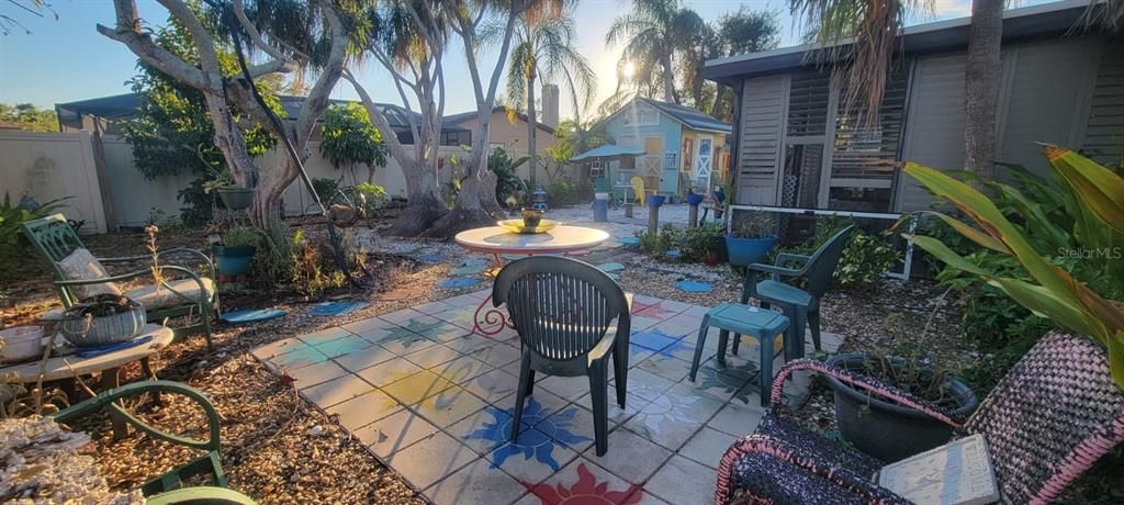 For Sale: $329,000 (2 beds, 2 baths, 1176 Square Feet)