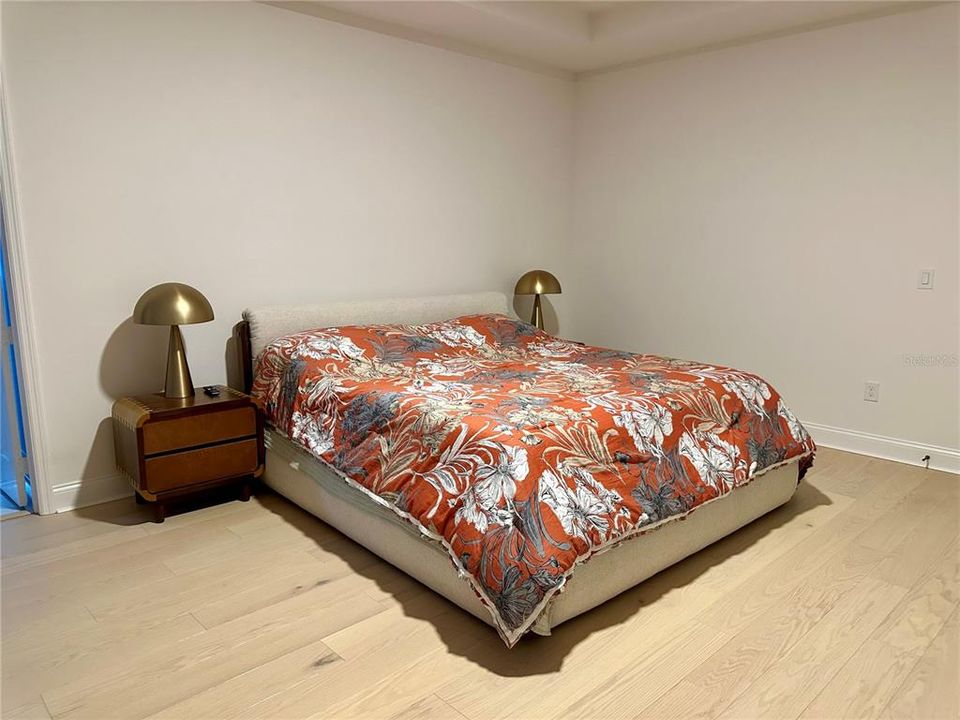 For Rent: $4,800 (5 beds, 4 baths, 3611 Square Feet)