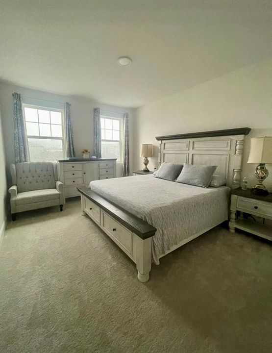 For Rent: $4,800 (5 beds, 4 baths, 3611 Square Feet)